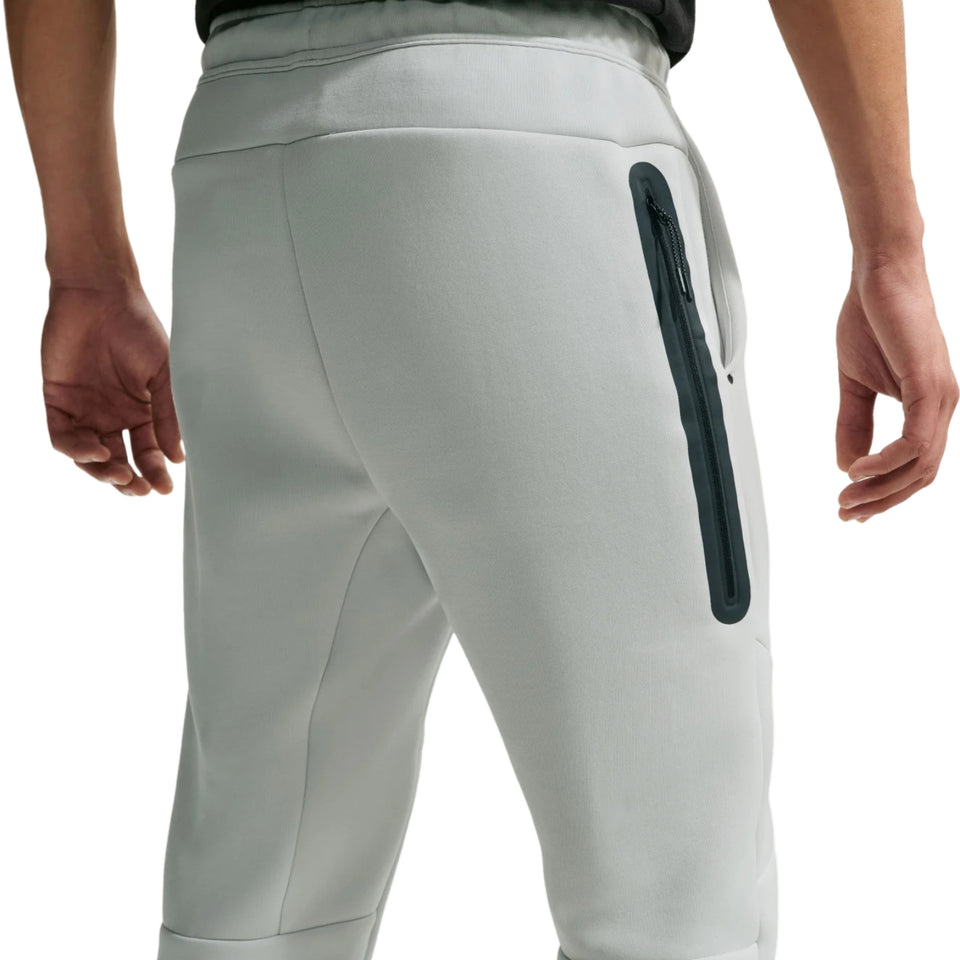 Netherlands Tech Fleece presentation soccer tracksuit 2026/27 - Nike