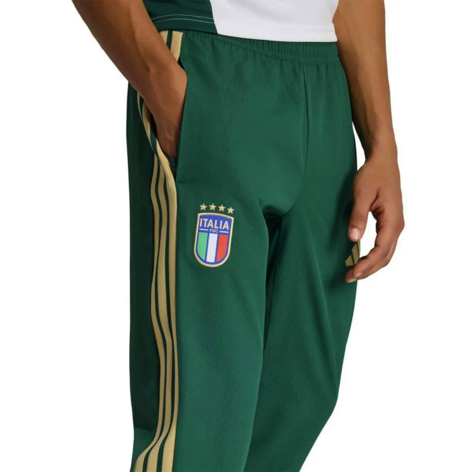 Adidas Italy green presentation tracksuit 2026 featuring team badge and stylish design