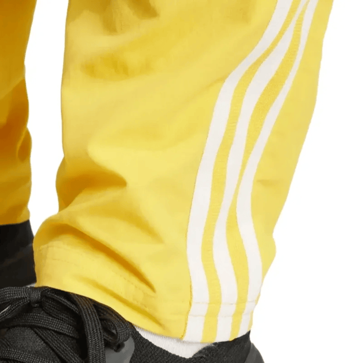Juventus yellow training presentation Soccer tracksuit 2024 - Adidas