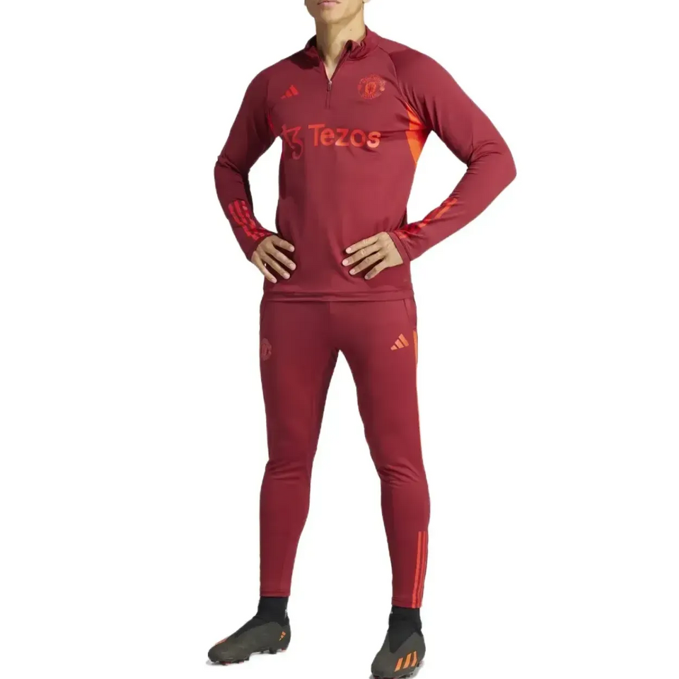 UCL Manchester United tracksuit Adidas in red with club logo and comfortable fit for soccer fans