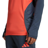 Close-up of Bayern Munich training tracksuit 2025 26 featuring breathable fabric and ergonomic fit