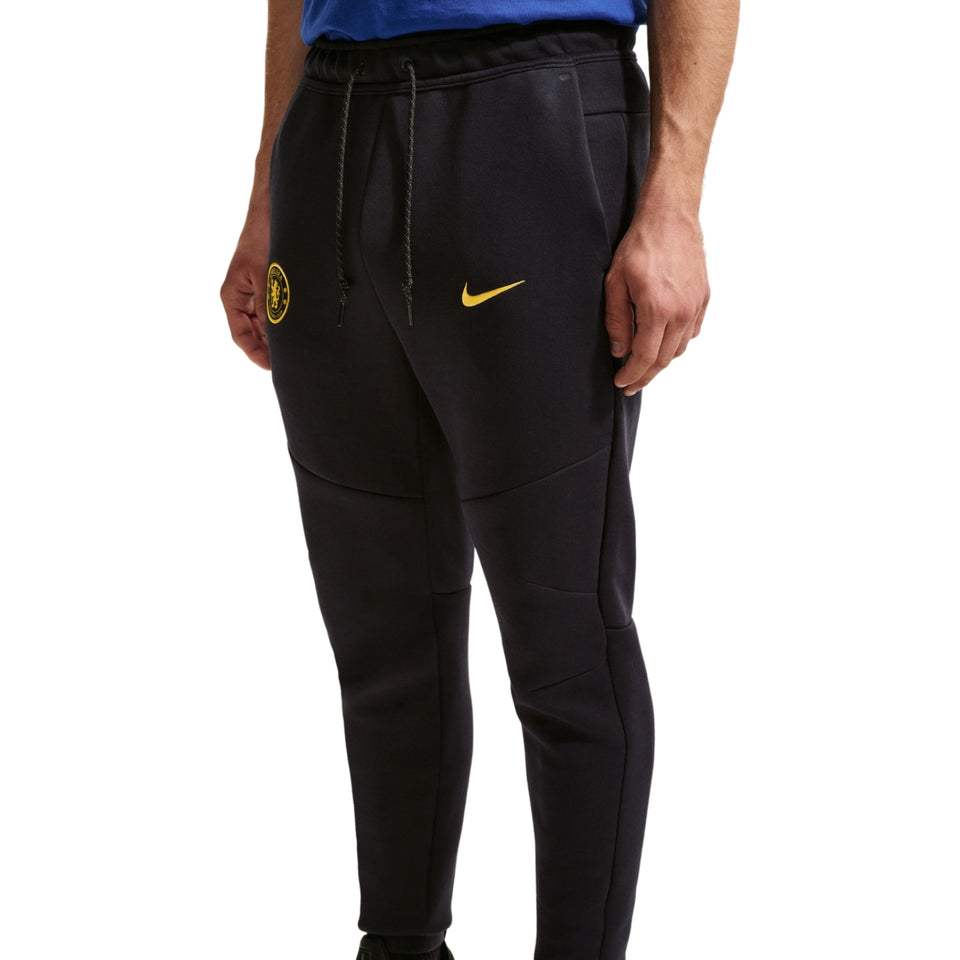 Chelsea black Tech Fleece presentation tracksuit 2026/27 - Nike