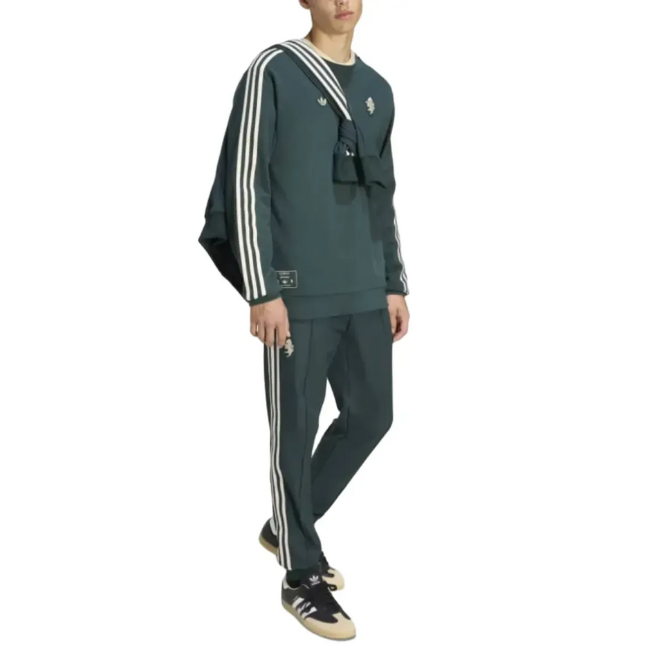 Juventus Adidas Originals sweat set 2025 26 in dark green with iconic three stripes design