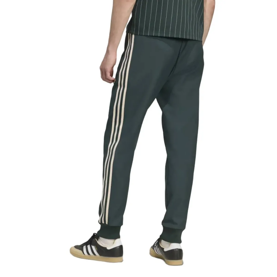 Juventus Adidas Originals sweat set 2025 26 featuring comfortable pants with iconic three-stripe design