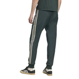 Juventus Adidas Originals sweat set 2025 26 featuring comfortable pants with iconic three-stripe design