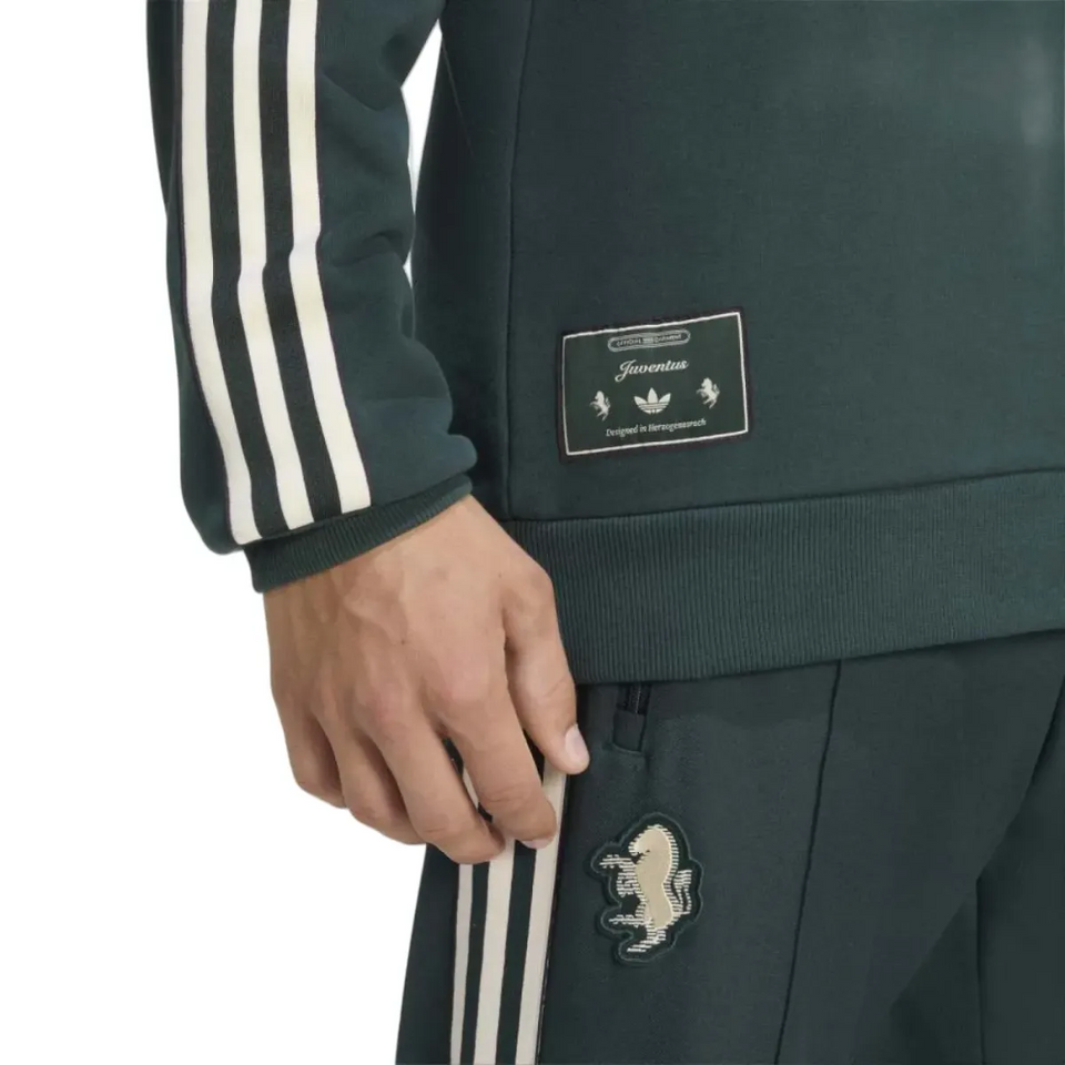 Juventus Adidas Originals sweat set 2025 26 in green with signature branding and detailed design elements