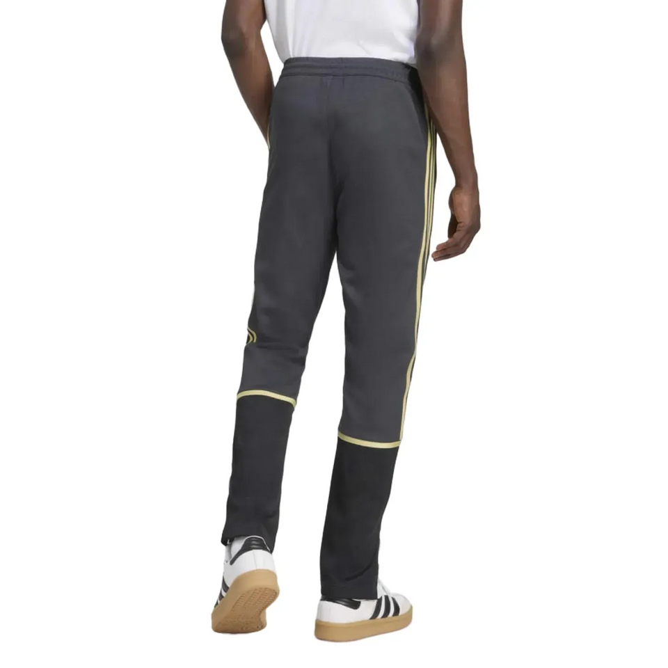 Liverpool FC Originals casual presentation tracksuit 2026 grey/gold - Adidas