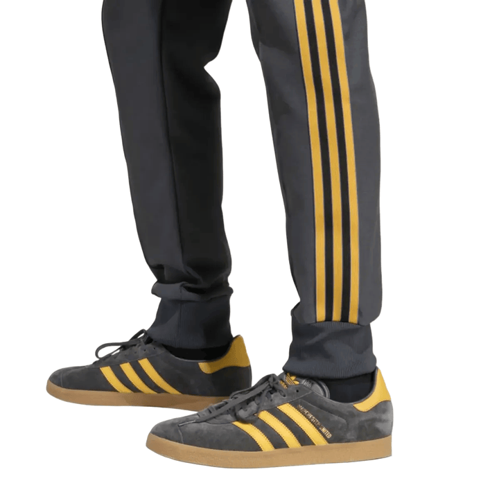 Manchester United Originals casual presentation sweat tracksuit 2025/26 - Adidas