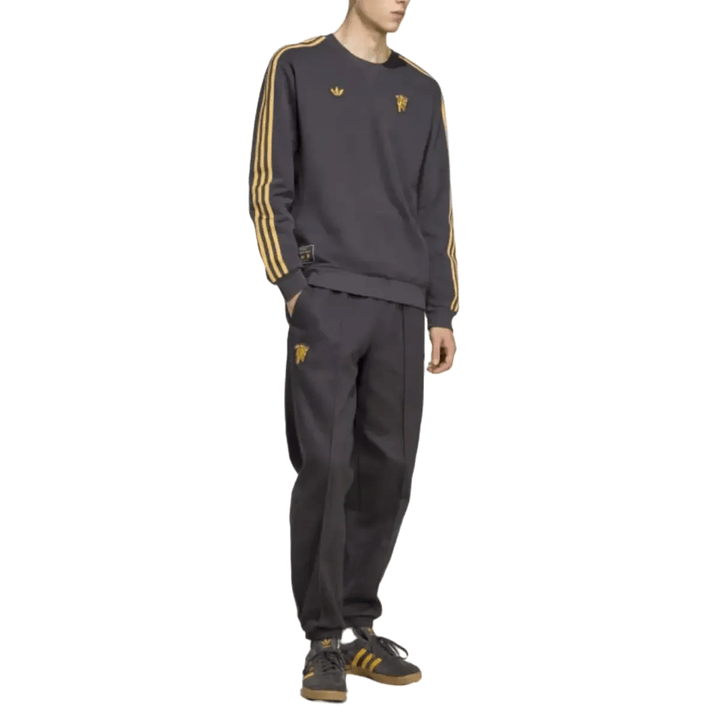 Manchester United Originals casual presentation sweat tracksuit 2025/26 - Adidas