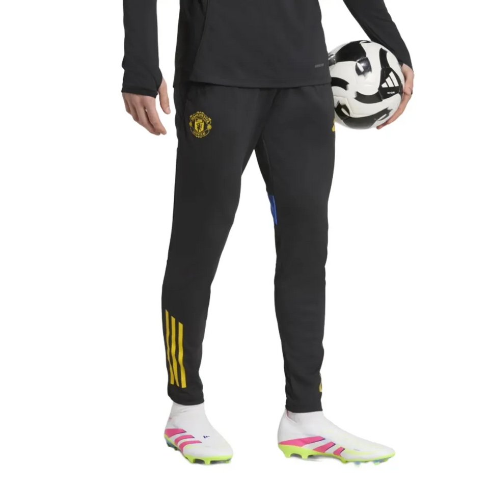 Manchester United UCL training tracksuit 2025 26 featuring comfortable fit and stylish design for training sessions