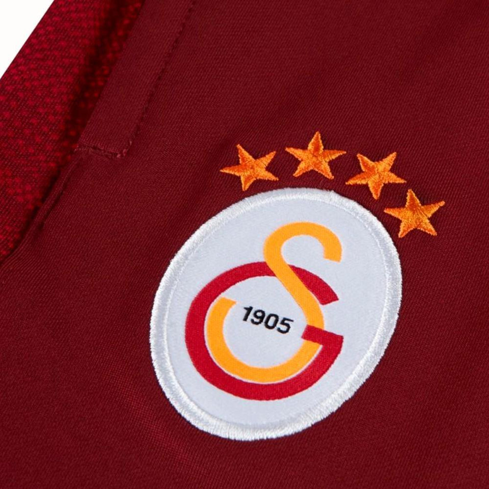 Galatasaray Nike training tracksuit featuring a bold embroidered team logo with stars